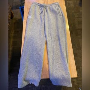 Women’s grey sweat pants